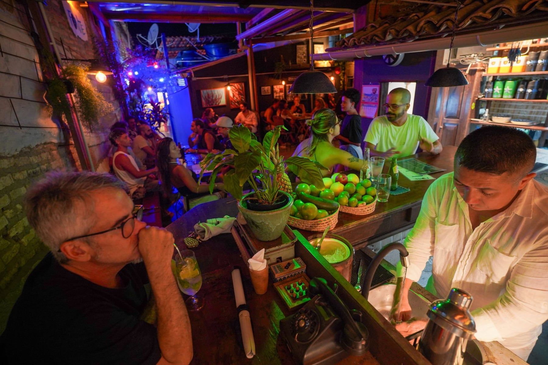 Bar da Fonte, na Praia da Pipa, à noite